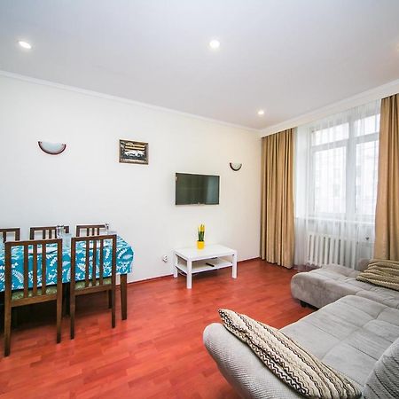 Apartment Ploshchad Pobedy 3 Komnaty Minsk Dış mekan fotoğraf