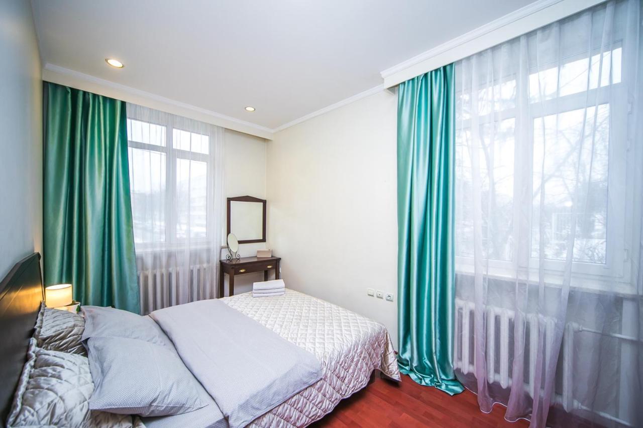 Apartment Ploshchad Pobedy 3 Komnaty Minsk Dış mekan fotoğraf