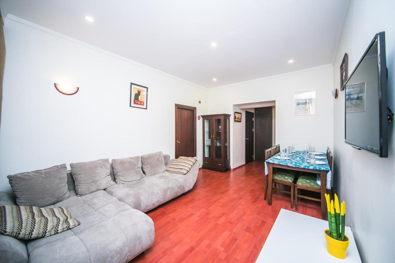 Apartment Ploshchad Pobedy 3 Komnaty Minsk Dış mekan fotoğraf